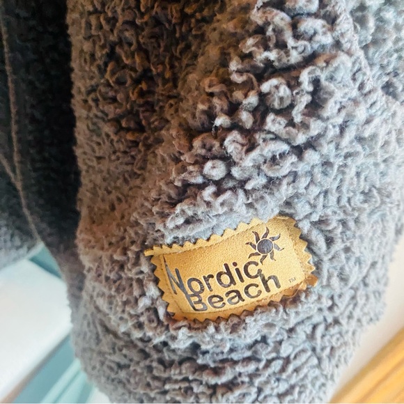 Nordic Beach Grey Hooded Sherpa Body Wrap Fuzzy Jacket Bulky Fluffy Cardigan - Picture 7 of 8